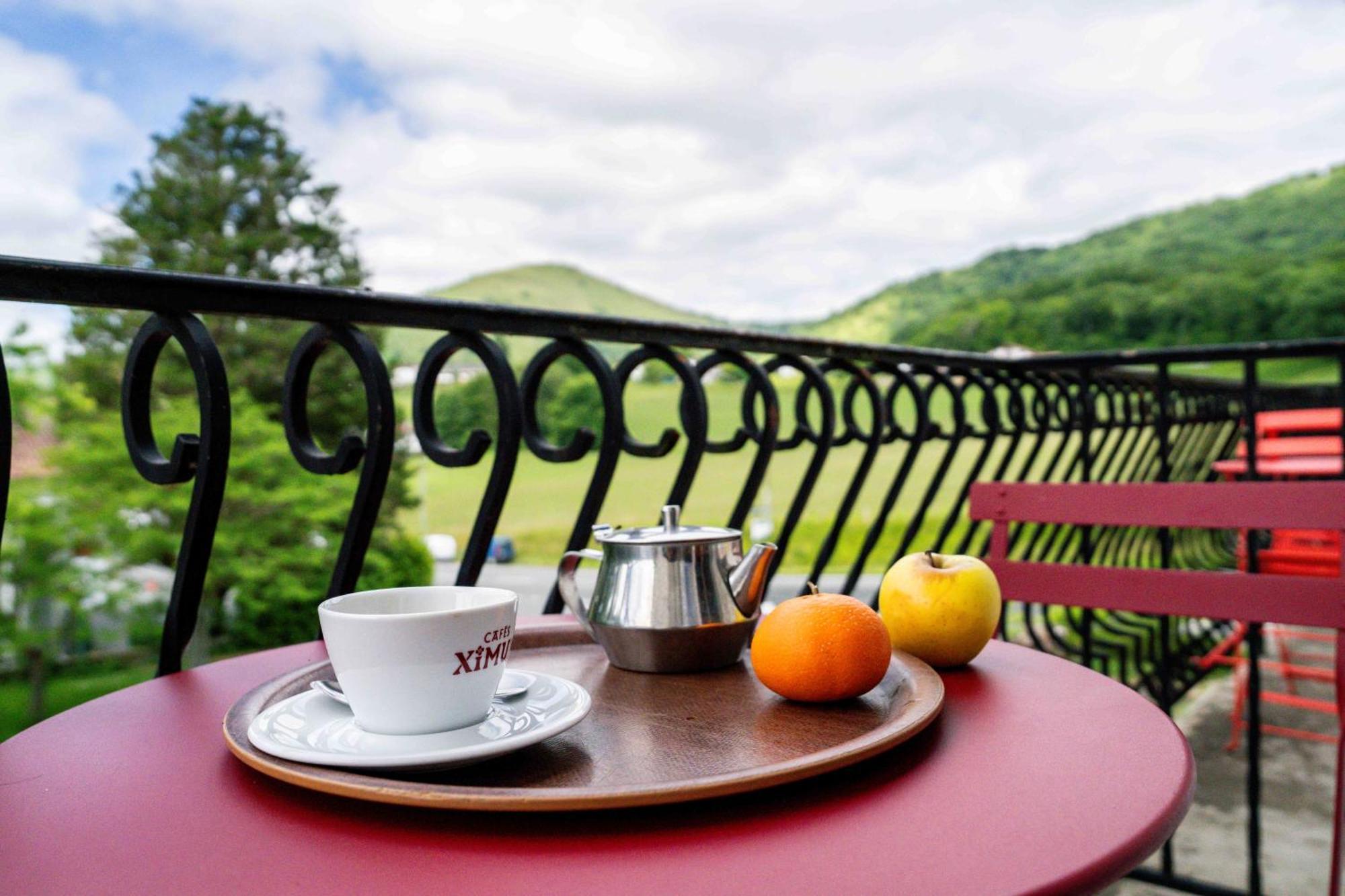 Logis Hotel Restaurant Espelletenia Larceveau-Arros-Cibits Kültér fotó