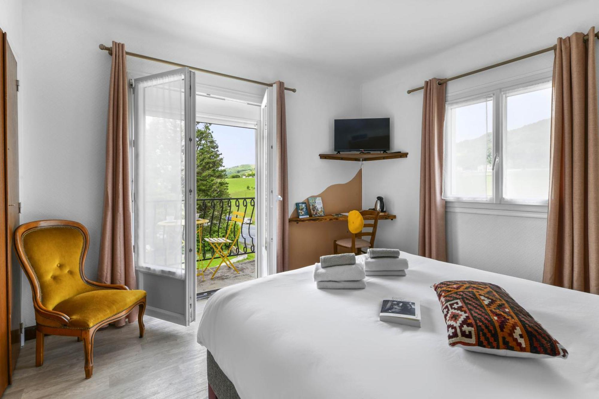 Logis Hotel Restaurant Espelletenia Larceveau-Arros-Cibits Kültér fotó